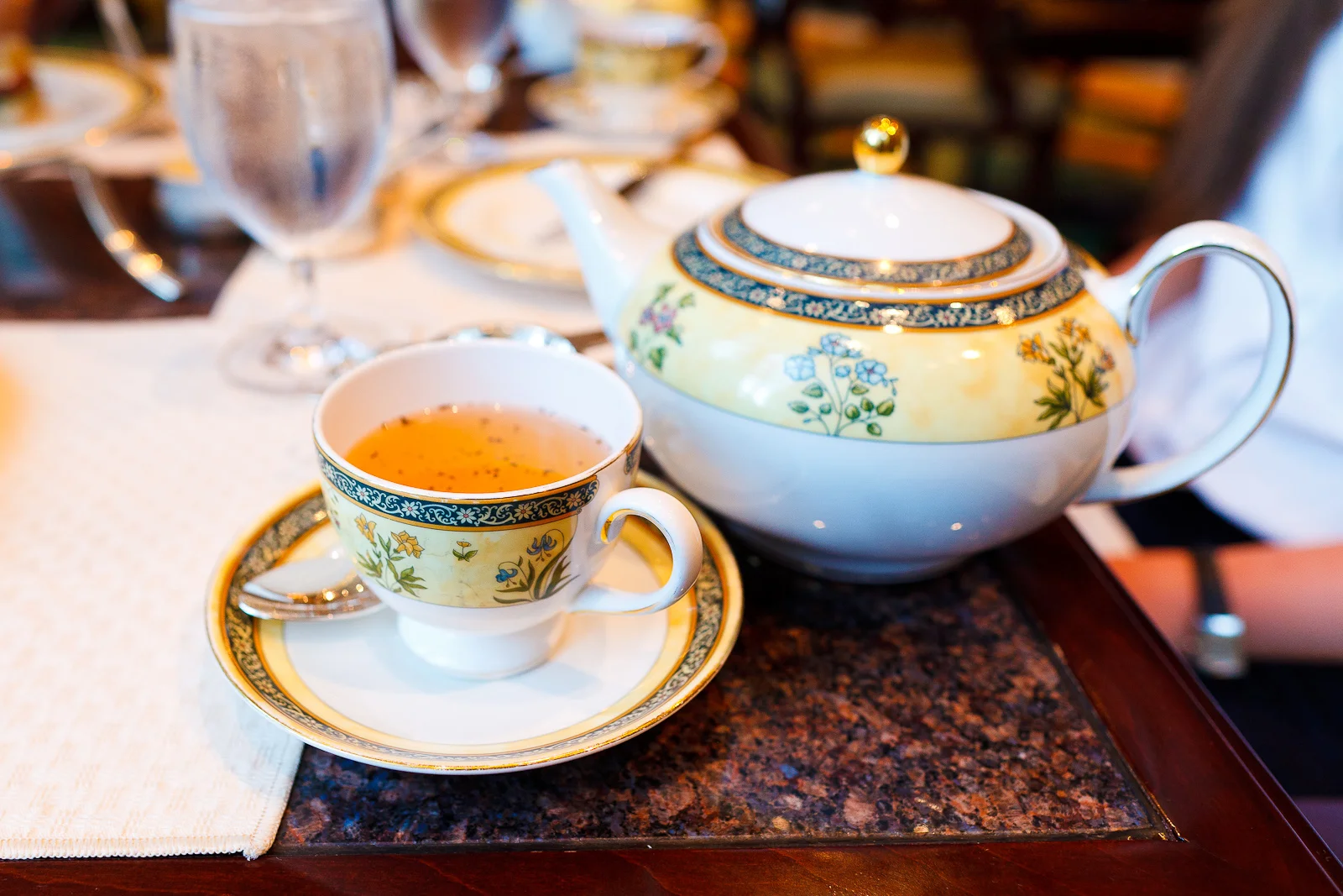 Black gold tea (1).jpg