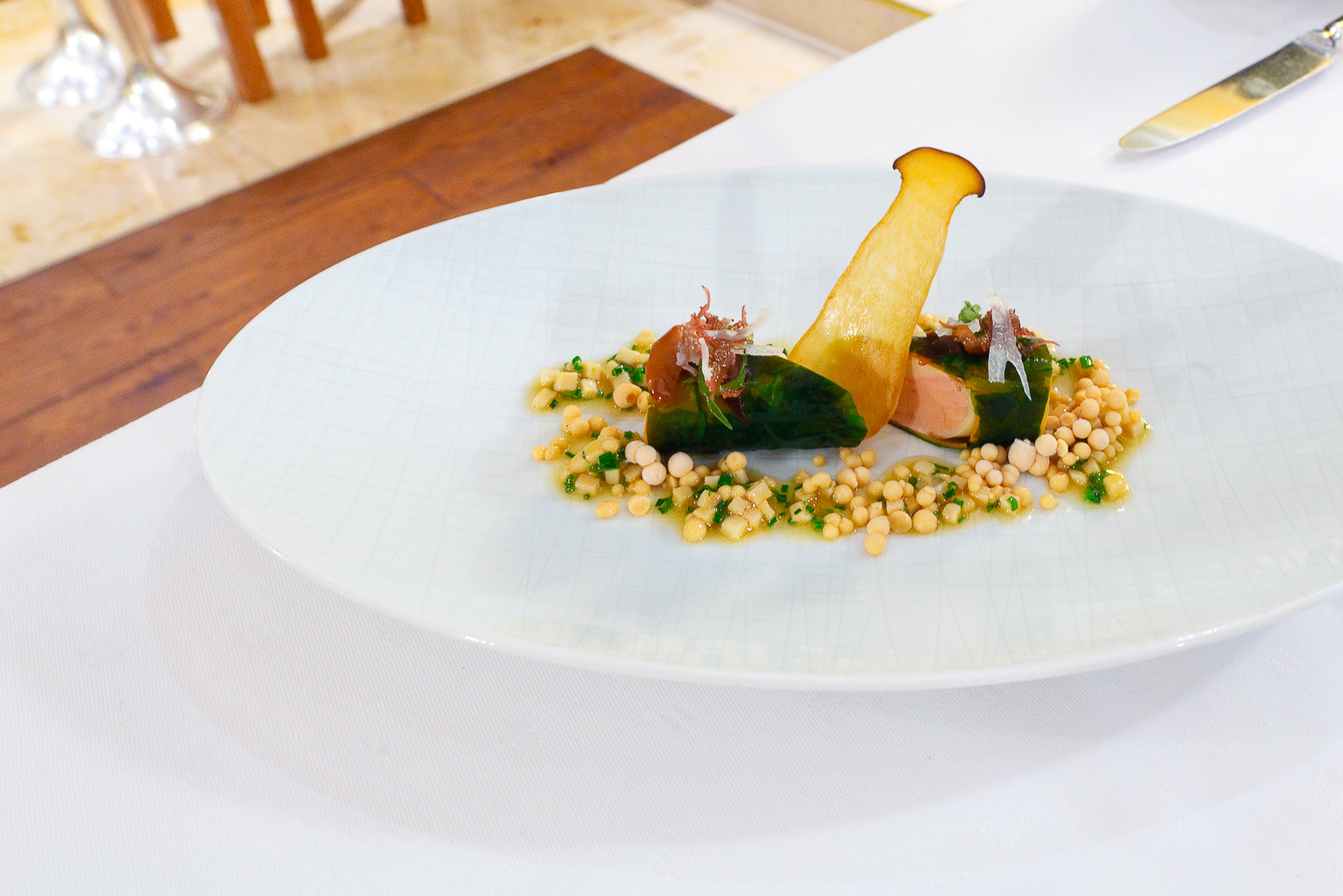 3rd Course: "Goose liver from the Landes" - "Seaweed skin," mushroom vinaigrette, sudachi