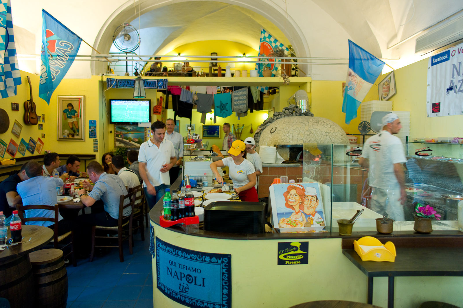 Interior of Pizzeria O'Vesuvio