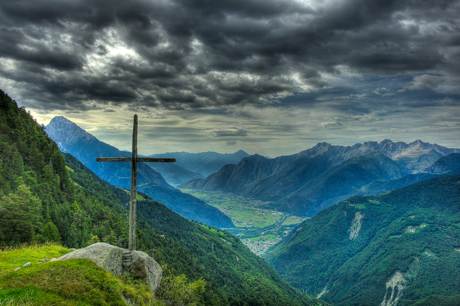 Near the summit at Agoncio, San Giacomo Filippo, Italy