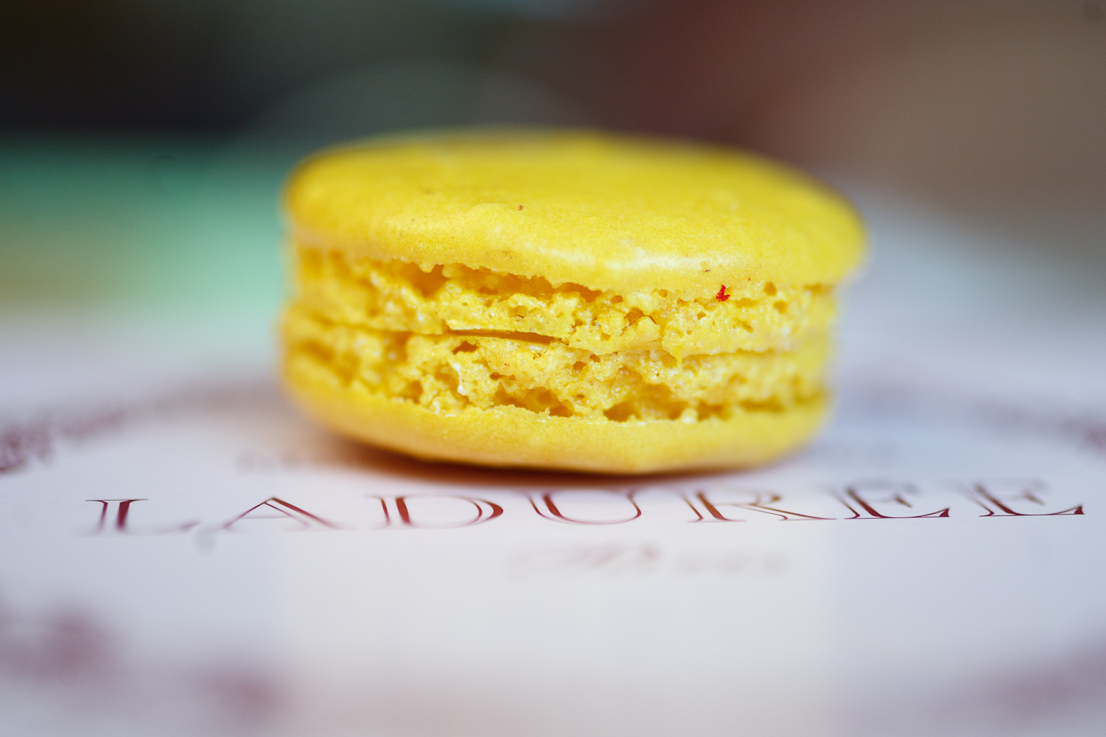 Macaron au citron (lemon)