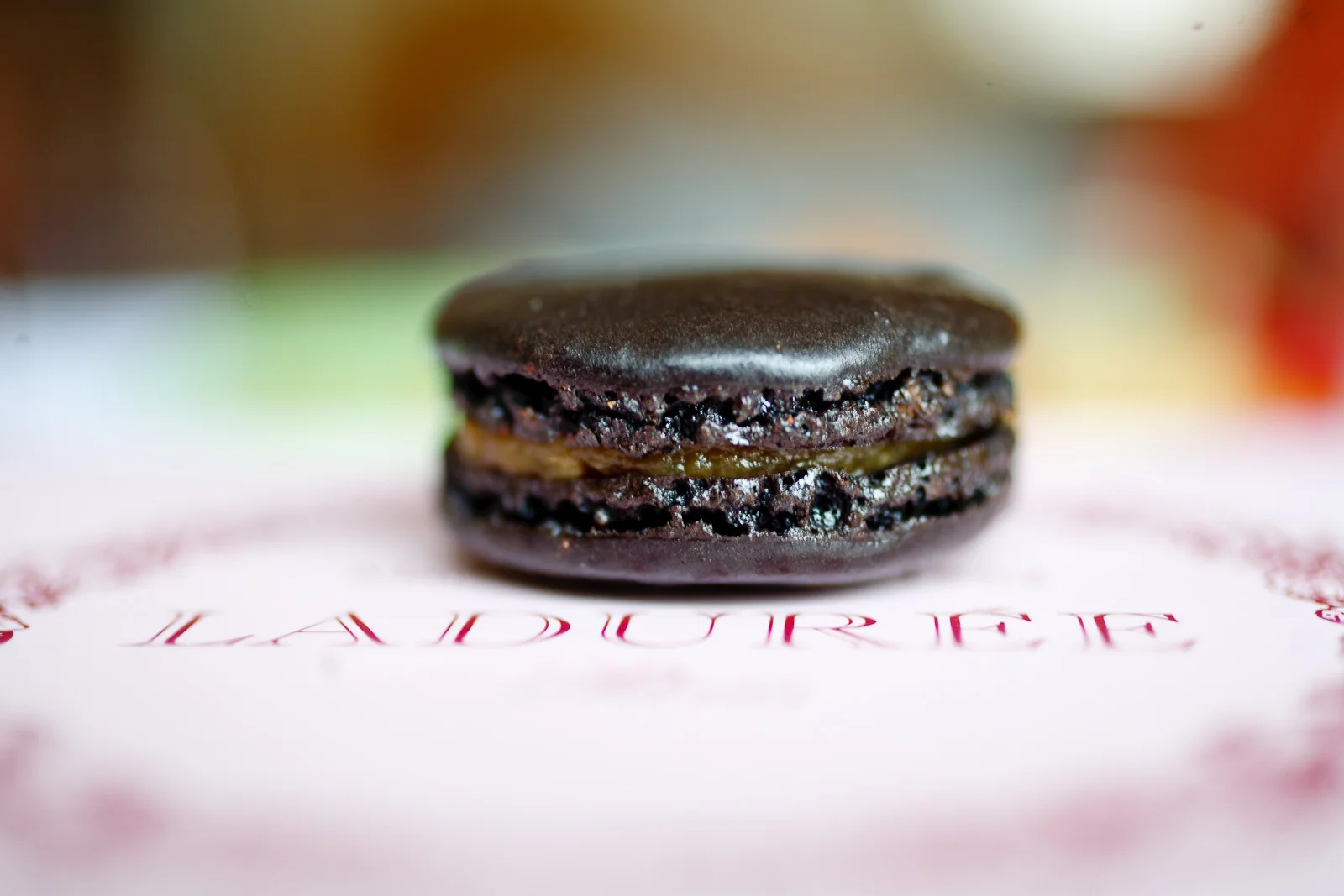 Macaron à la réglisse (licorice)