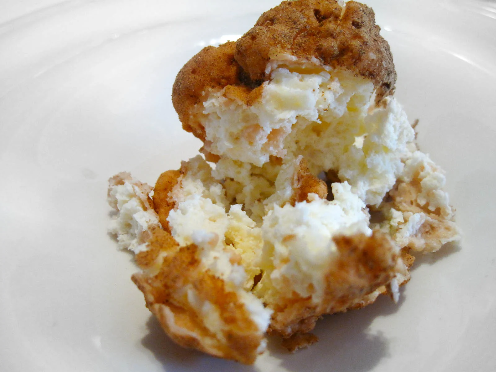 st Course: White truffle from Montgo, Interior