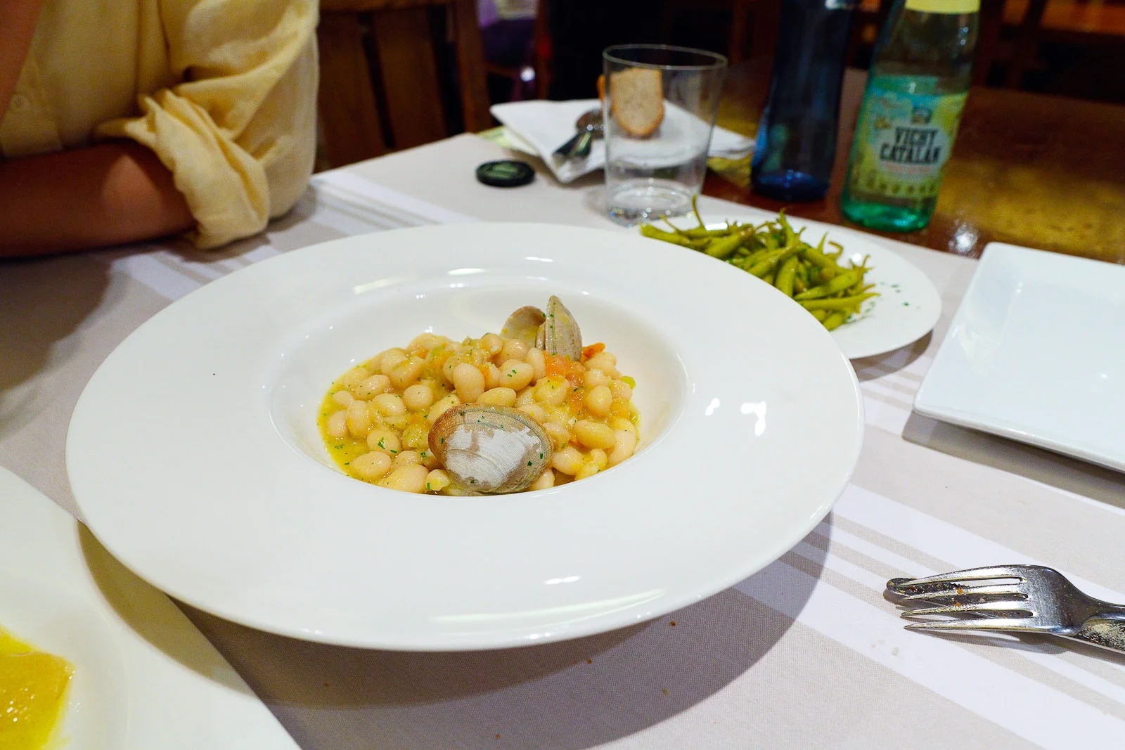 White bean with clams (23€)