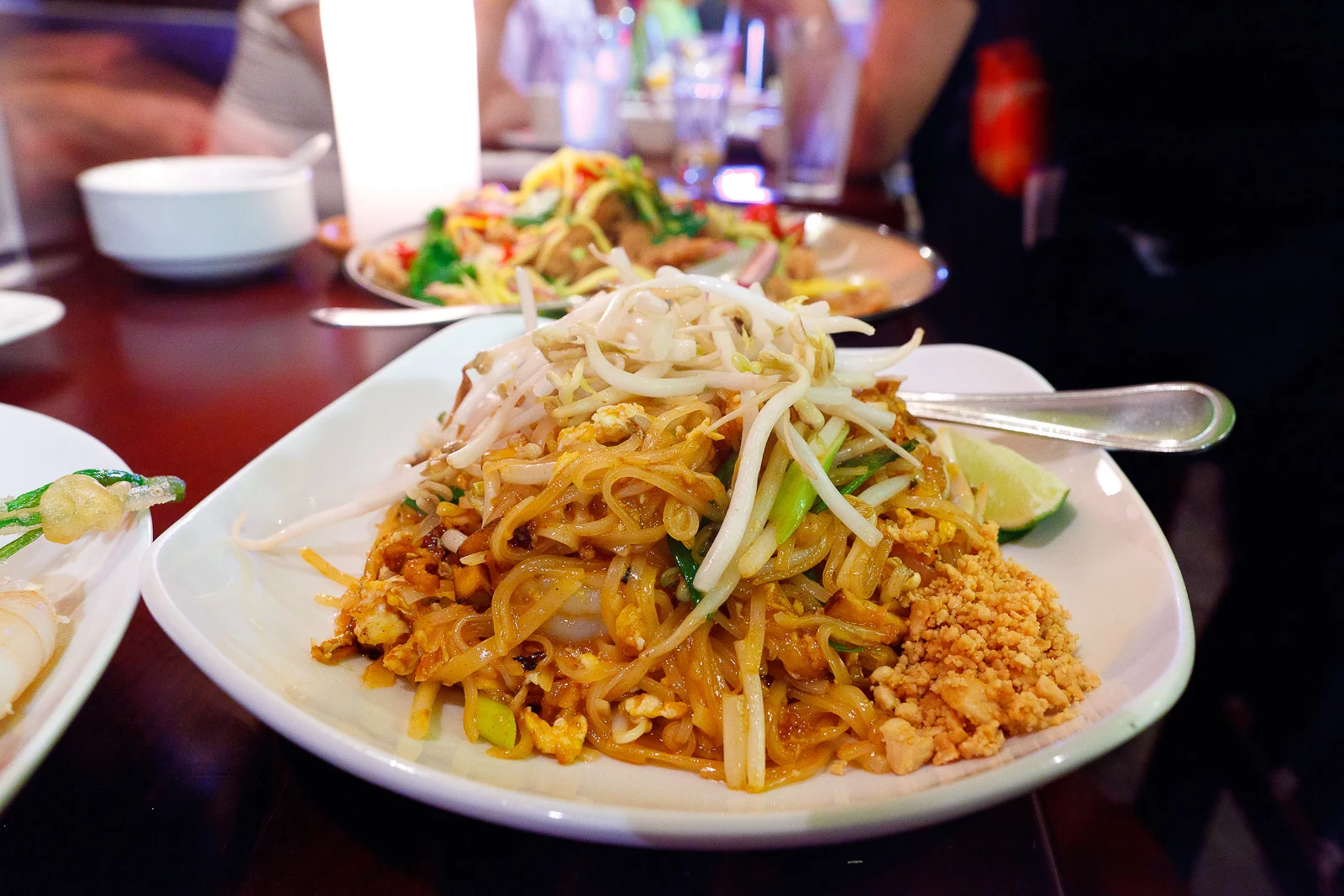 Shrimp pad thai with bean sprout, egg, and peanuts ($8)