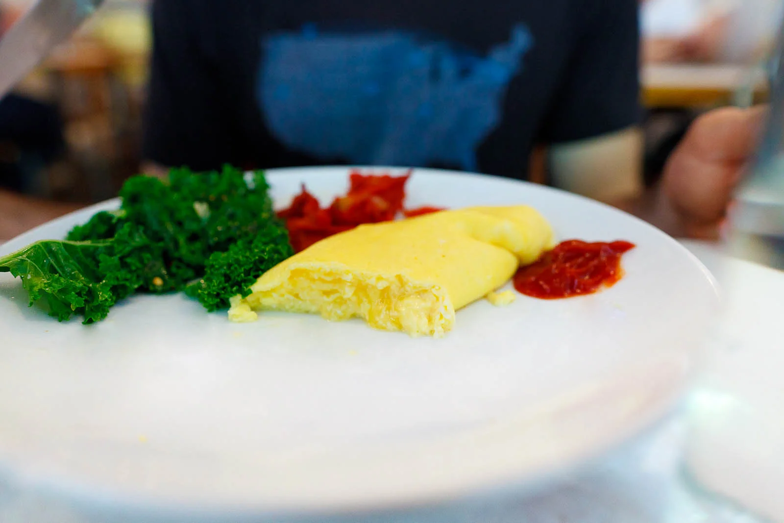 Grafton cheddar omelette with broiled tomatoes ($10)