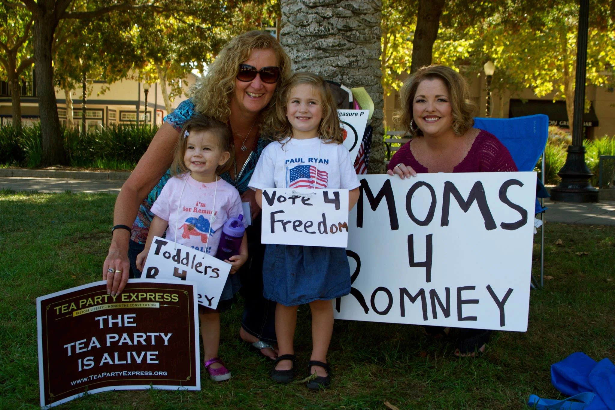 AmyMoms4Romney.jpg