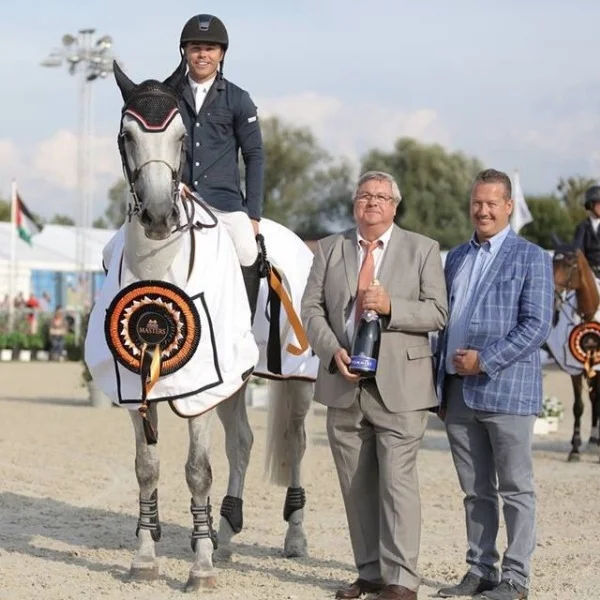 KENT FARRINGTON WINS INAUGURAL STEPHEX MASTERS GRAND PRIX ABOARD WILLOW As the last to go in a four-horse jump-off, Kent Farrington won the Stephex Masters Grand Prix aboard Willow (Guidam x Little Rock). It was a determined Farrington that went to work, after being second on the same horse in Friday's big class – losing out on a brand new Land Rover. This time around it was clear that the American rider wanted to make it to the top – and so he did. READ MORE