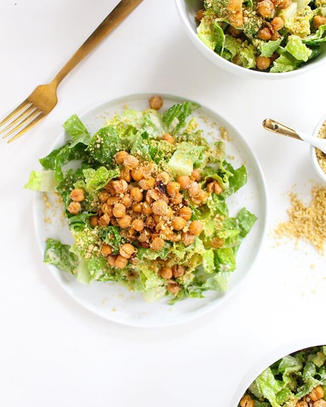 Crisp romaine with roasted chickpeas, a little vegan cashew parm, and one of my absolute favorite homemade salad dressings....that I may or may not want to just eat straight up with a spoon 😬 I had been thinking about this salad all week and today i