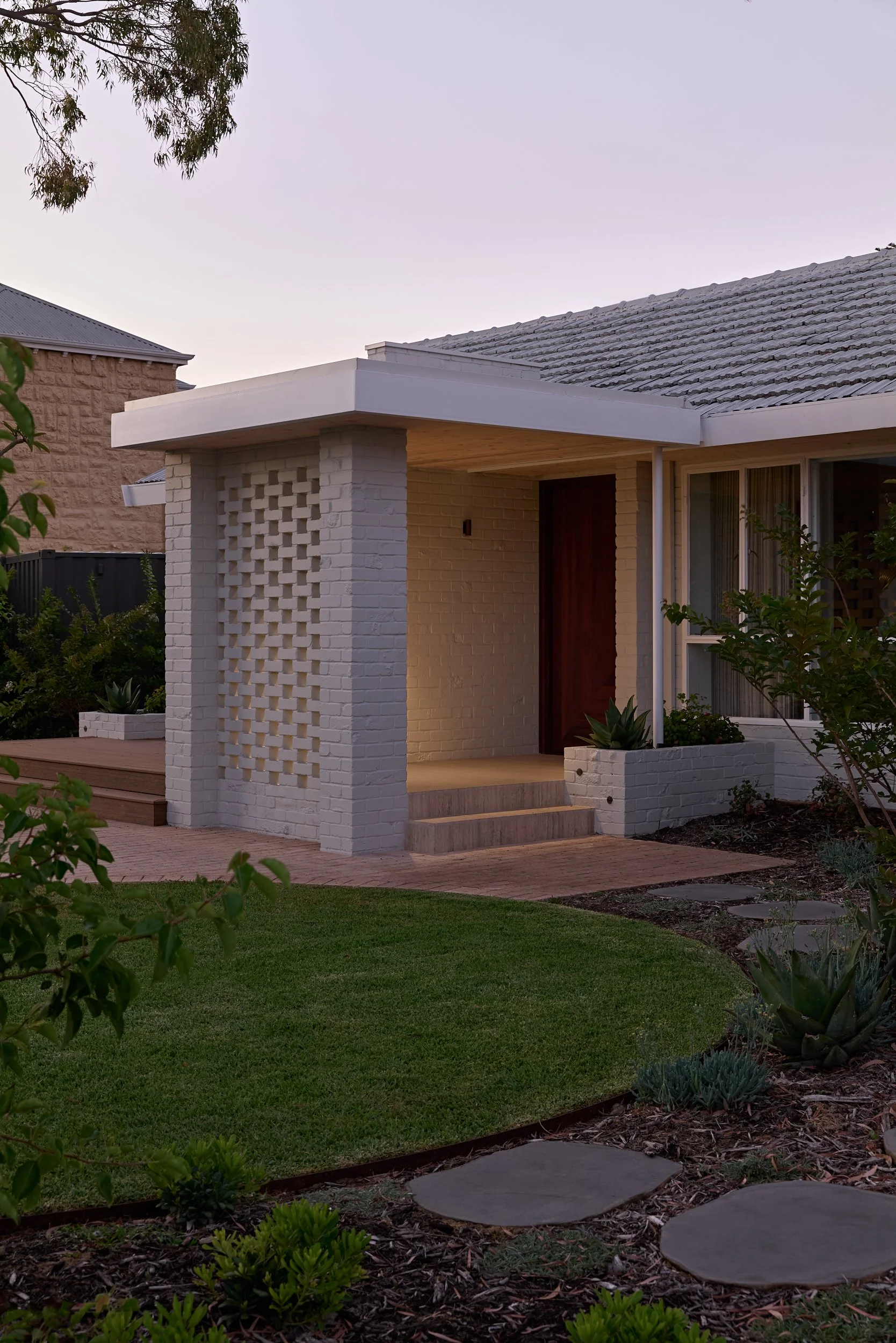 20241217_Leake St_463.jpg