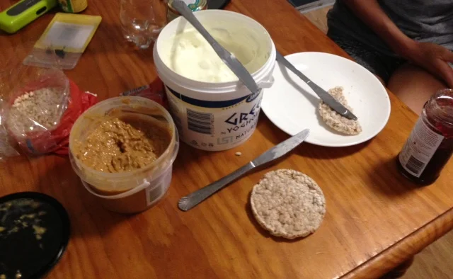 Rice cake bar: Peanut butter, Greek yogurt, jam, honey.