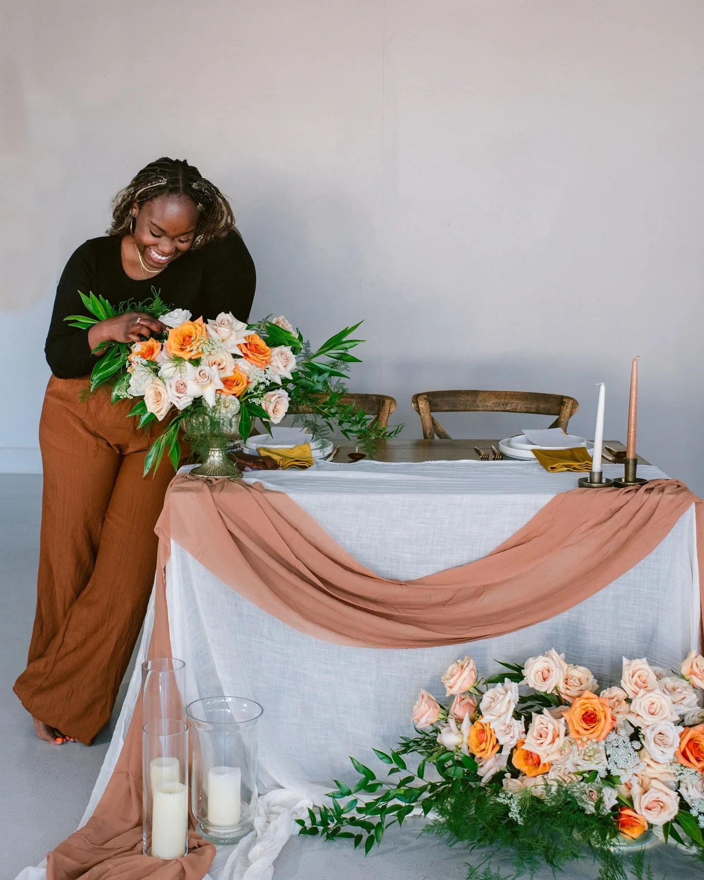 A little extra love to black woman with a shoutout to the very talented and beautiful woman of @inara.floraldesign do all the beauty she&rsquo;s placing back in our world. Her floral arrangements are some of the most uplifting designs and I personall