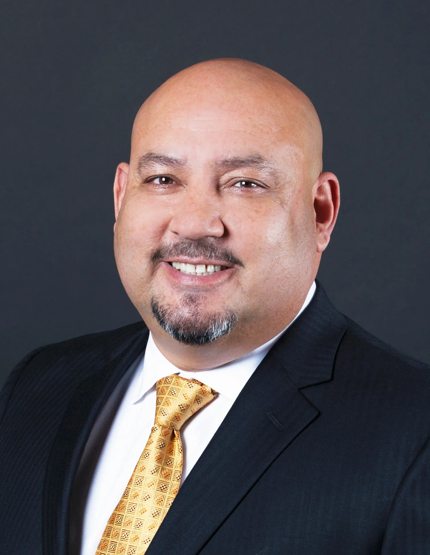Ricardo - Headshot.jpg