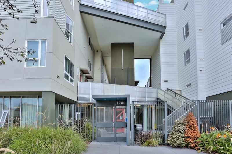 04_f8__1780_Bancroft_Avenue_521_004 (800x532).jpg