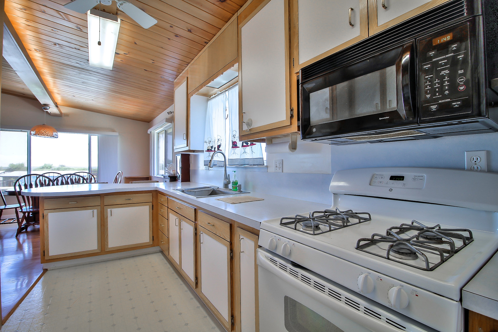 19_f8_3703_N_Willow_Road_05152018_0019_mls.jpg