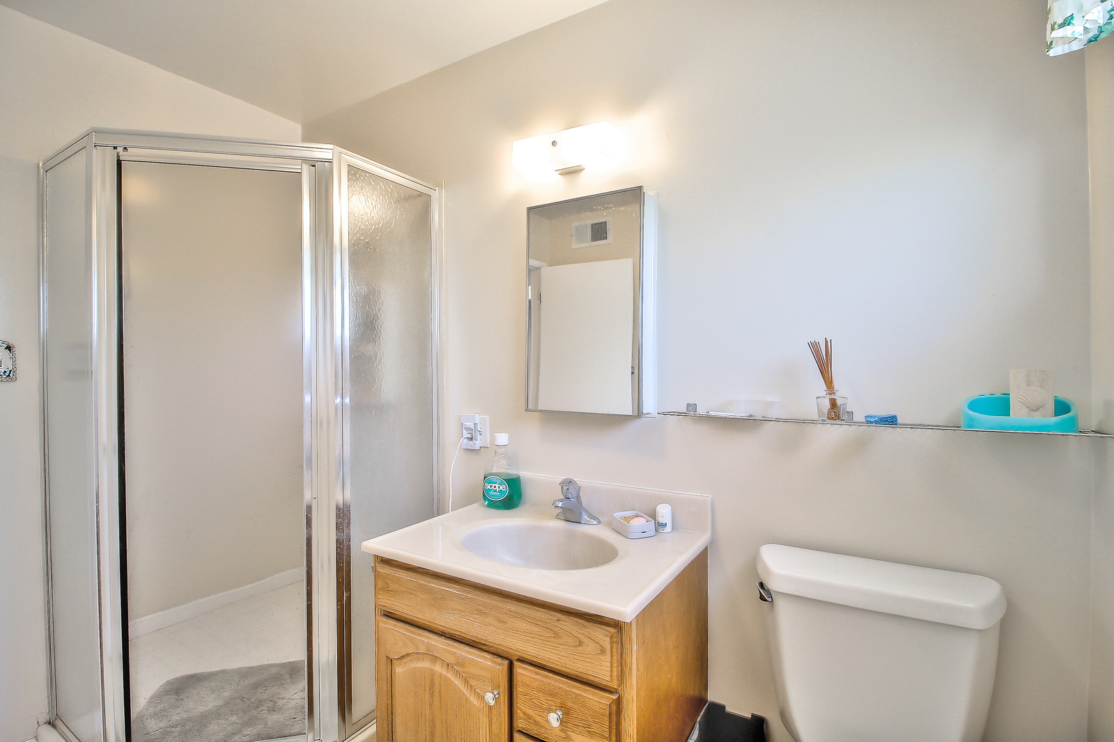 33_f8_3703_N_Willow_Road_05152018_0033_mls.jpg