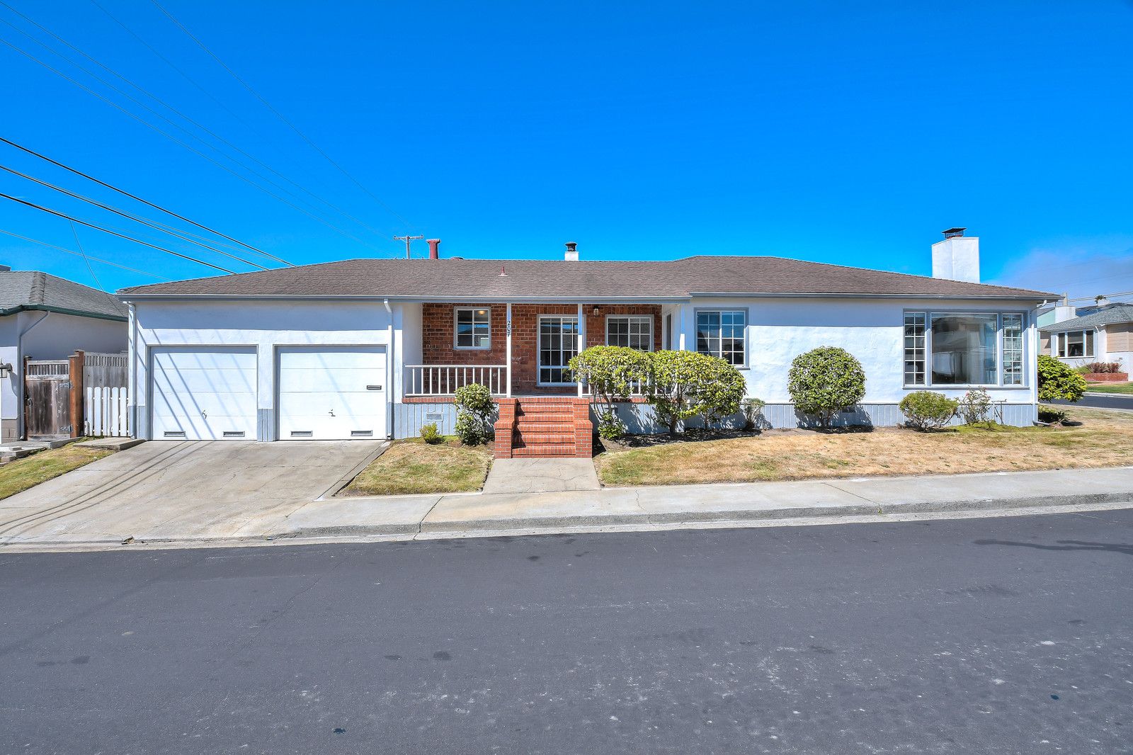 02_f8_207_Ravenwood_Way_07172018_002_mls.jpg