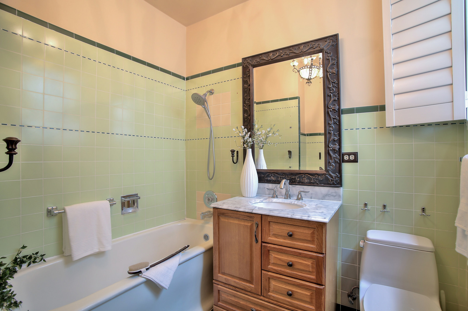 28_f8_649_27th_Ave_091718_018_mls.jpg
