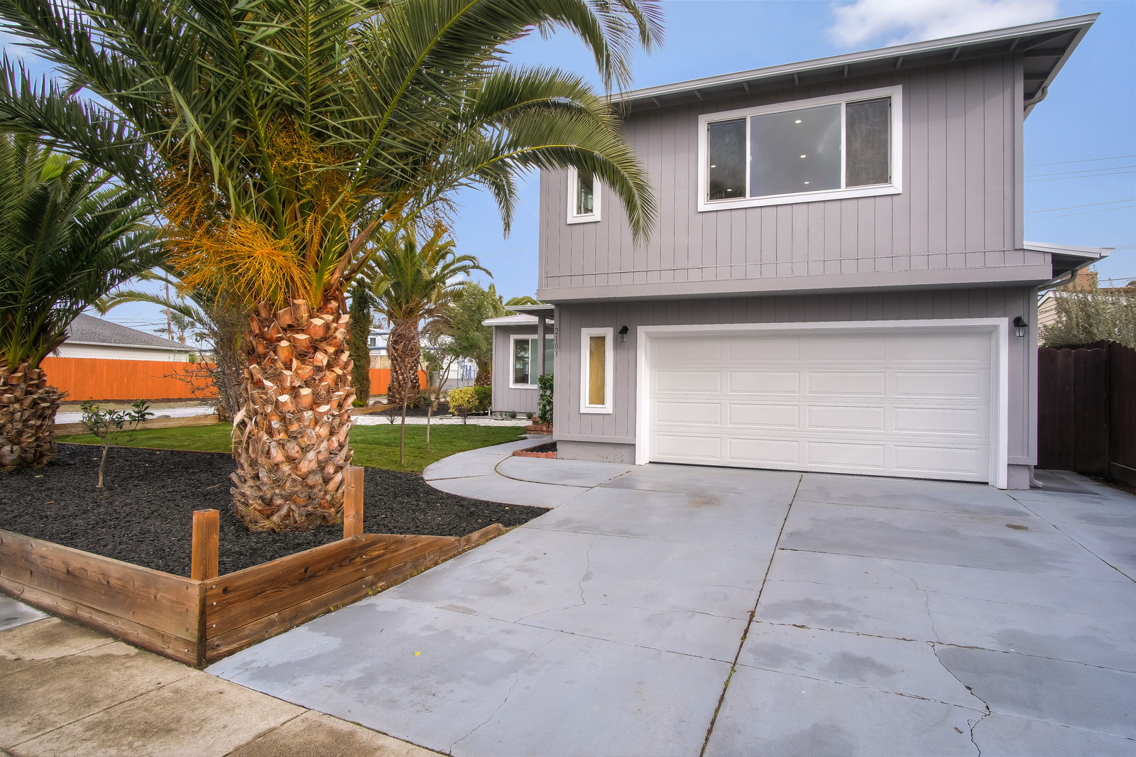 03_F82103_Shoreview_Avenue3__mls.jpg