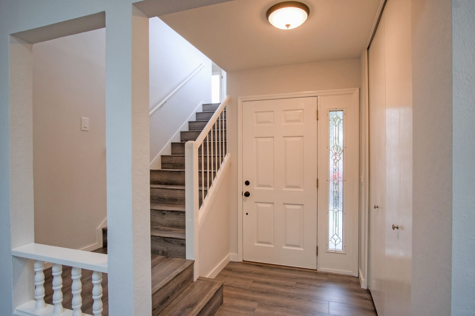 09_F82103_Shoreview_Avenue9_mls.jpg