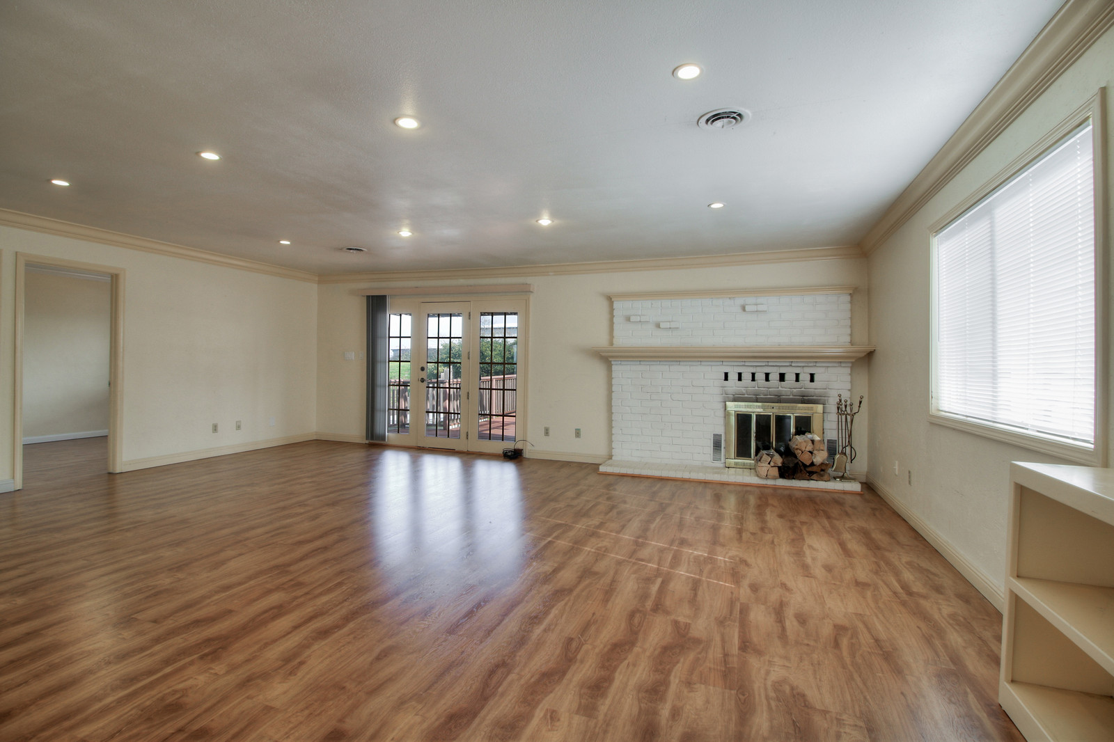 11_F85428_Sandmound_Blvd11_mls.jpg
