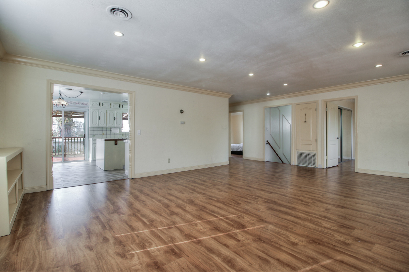 15_F85428_Sandmound_Blvd15_mls.jpg