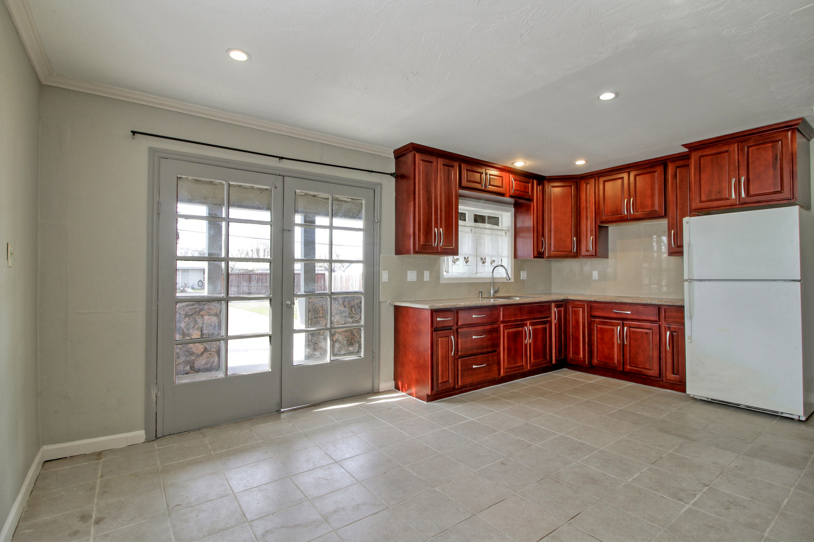 21_F85428_Sandmound_Blvd21_mls.jpg