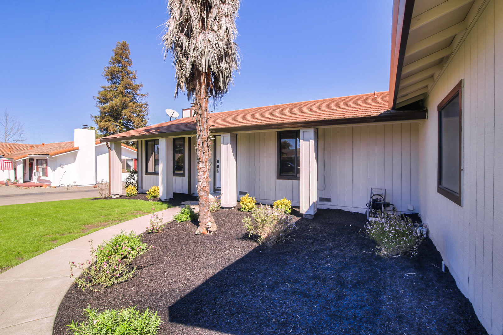 48_F84323_Arleda_Lane4_RP_mls.jpg