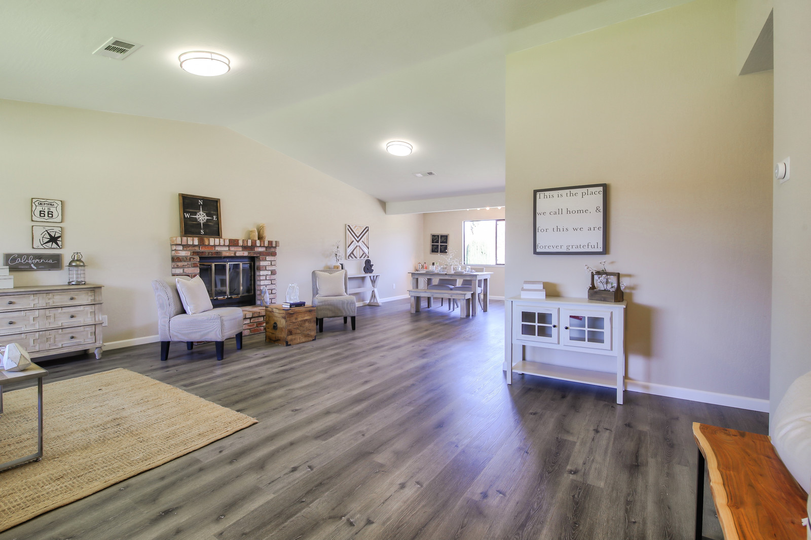 52_F84323_Arleda_Lane8_RP_mls.jpg
