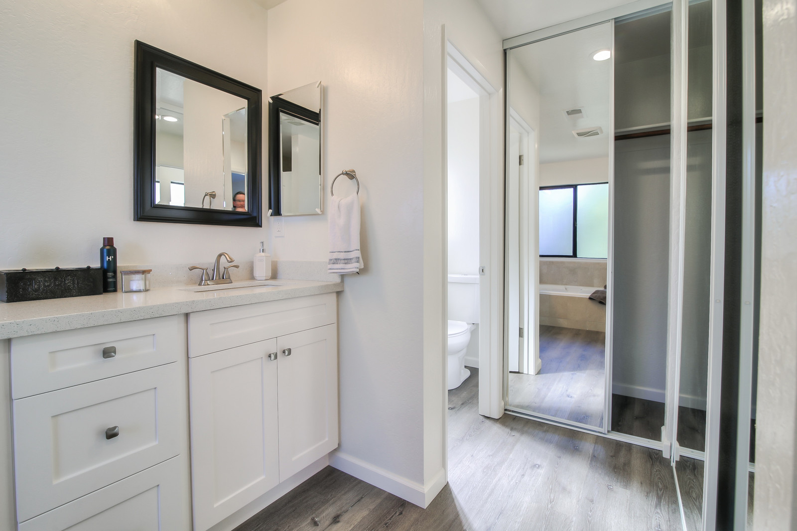 79_F84323_Arleda_Lane35_RP_mls.jpg