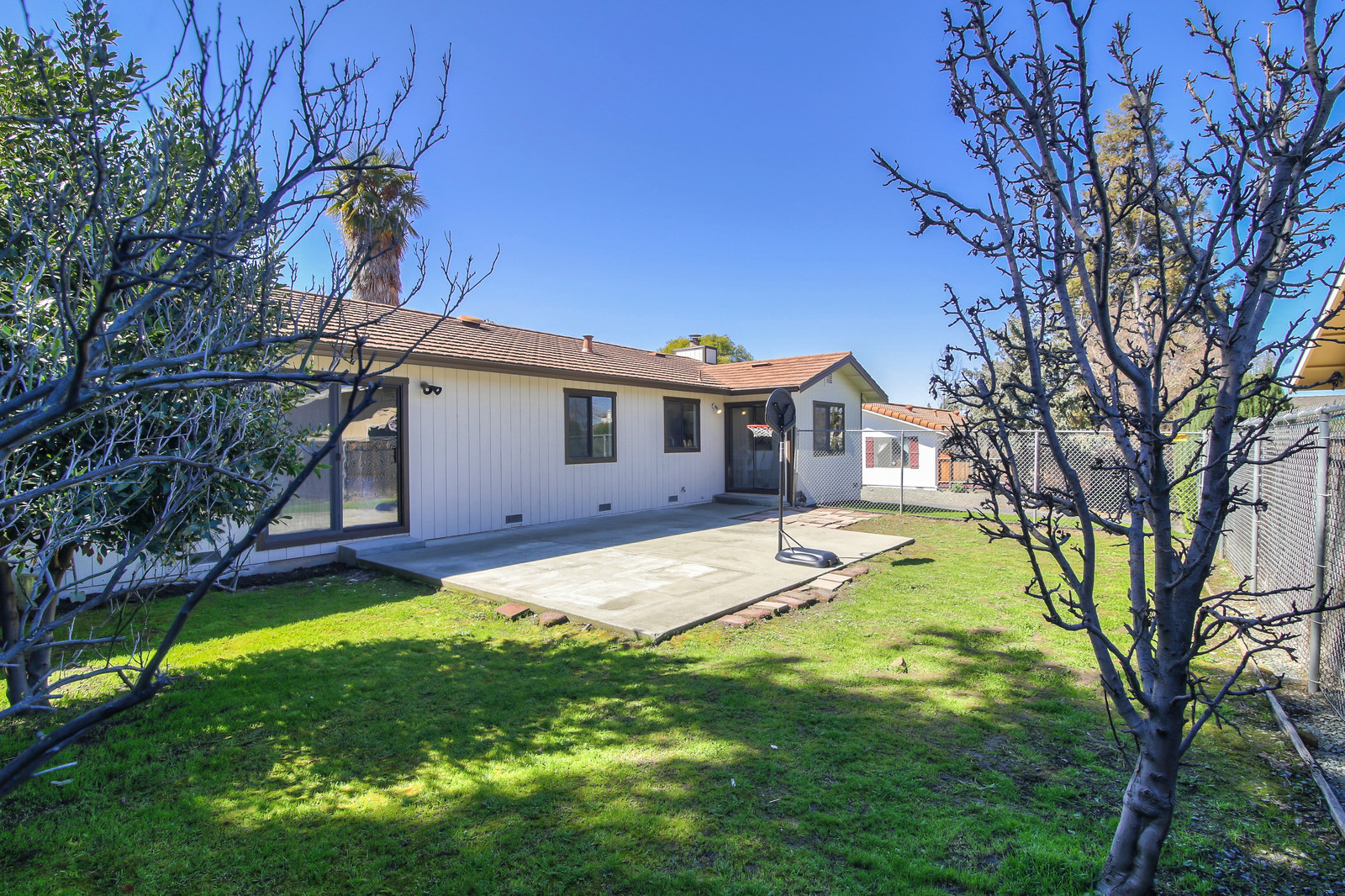 86_F84323_Arleda_Lane43_RP_mls.jpg