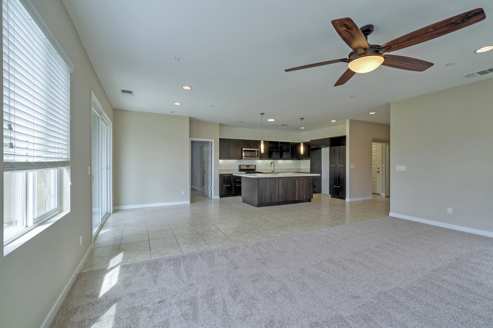 15_F8106_Clear_Lake_Court15_mls.jpg
