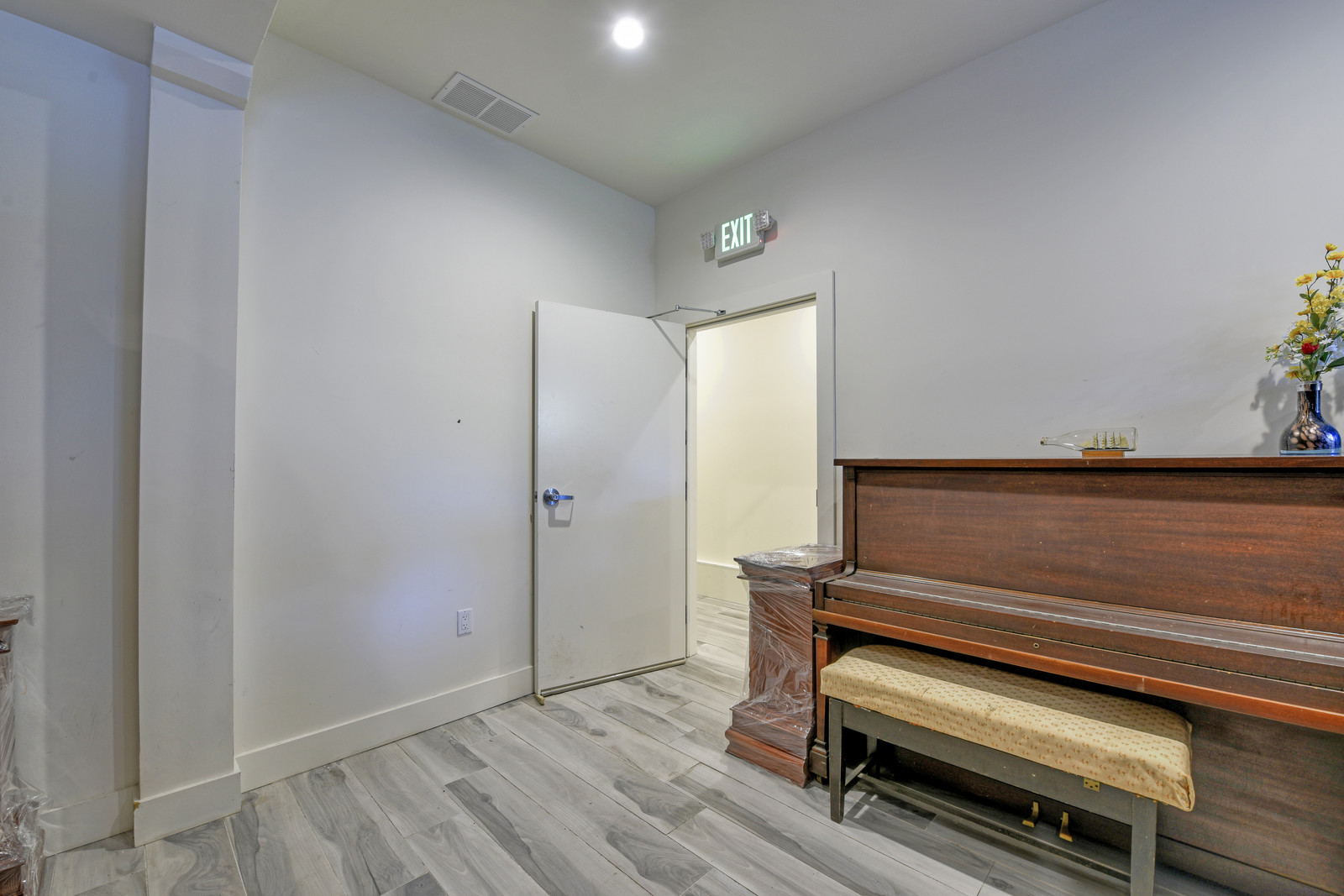 21_F85133_Geary_Blvd21_mls.jpg