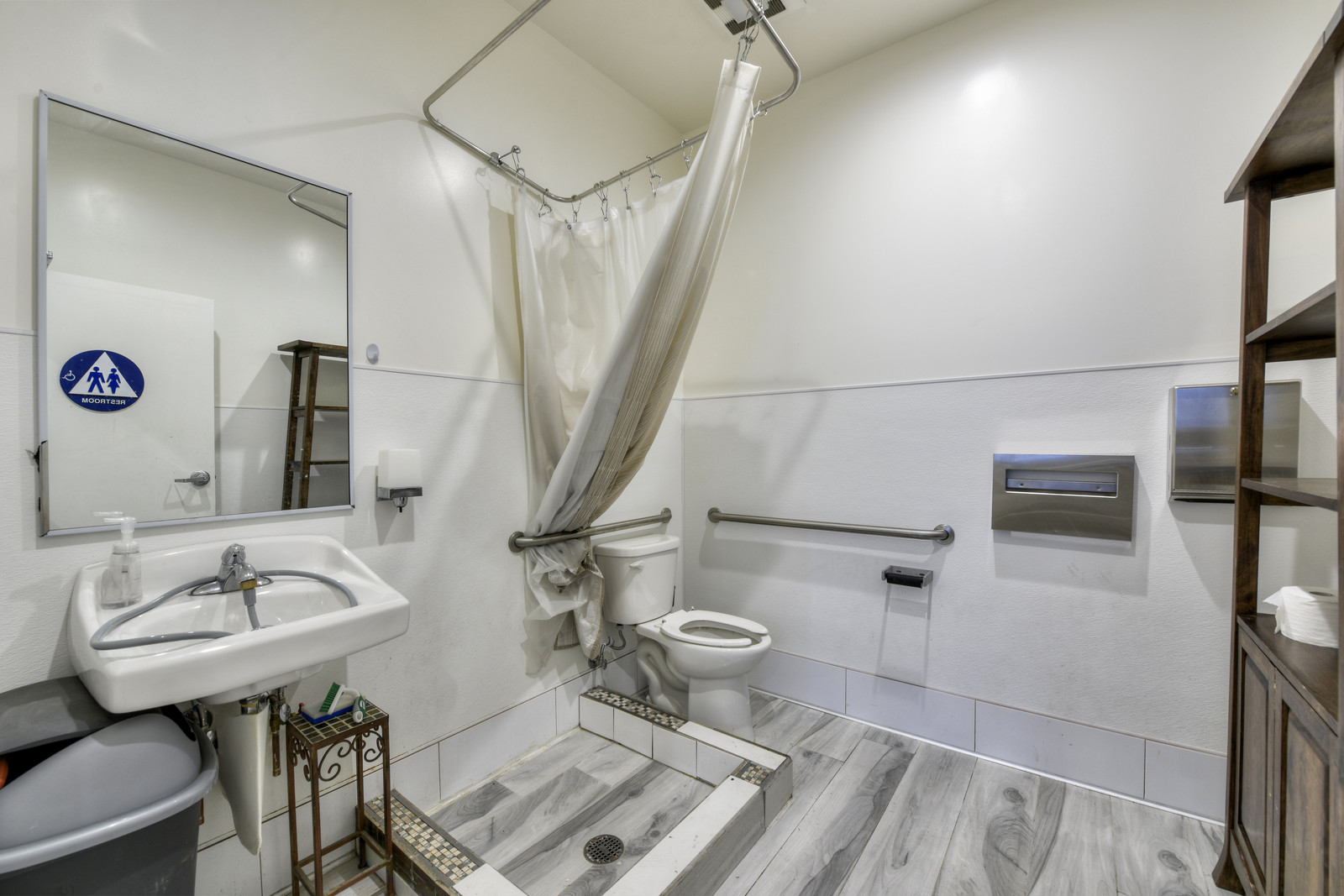 24_F85133_Geary_Blvd24_mls.jpg