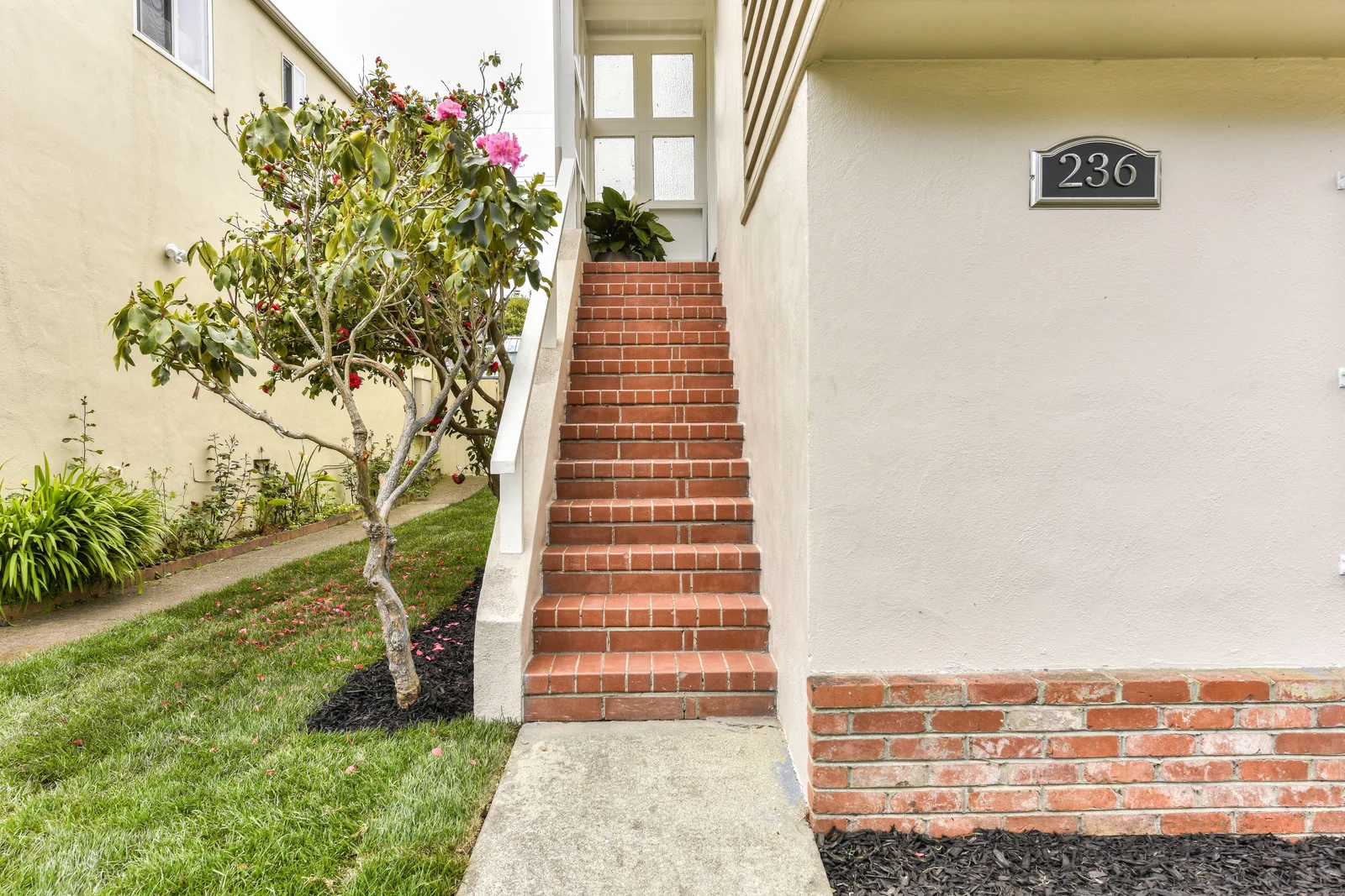 04_F8236_Catalina_Ave4__mls.jpg