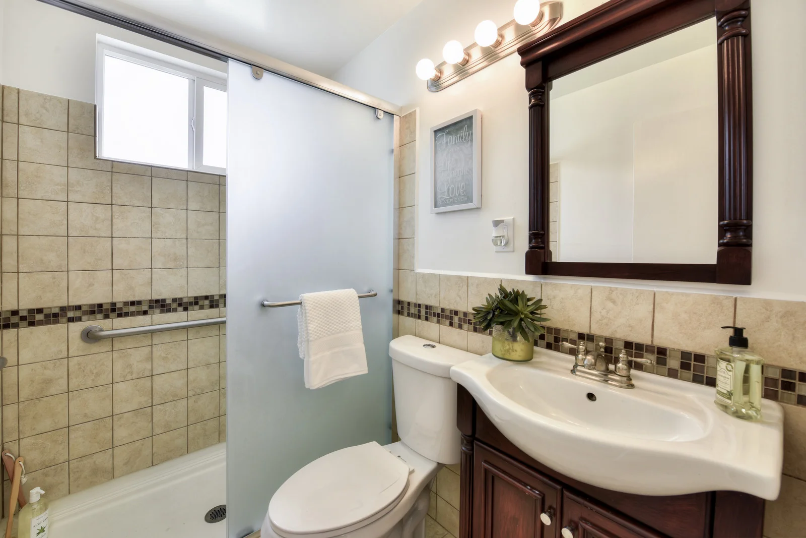 27_F8236_Catalina_Ave22_mls.jpg