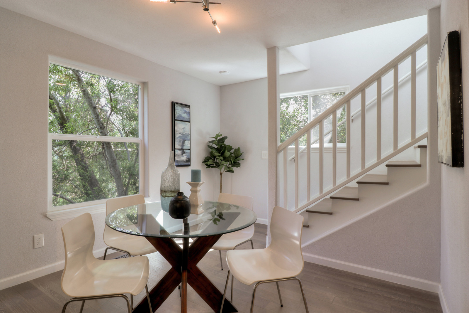14_F8201_Floribel_Ave13_mls.jpg
