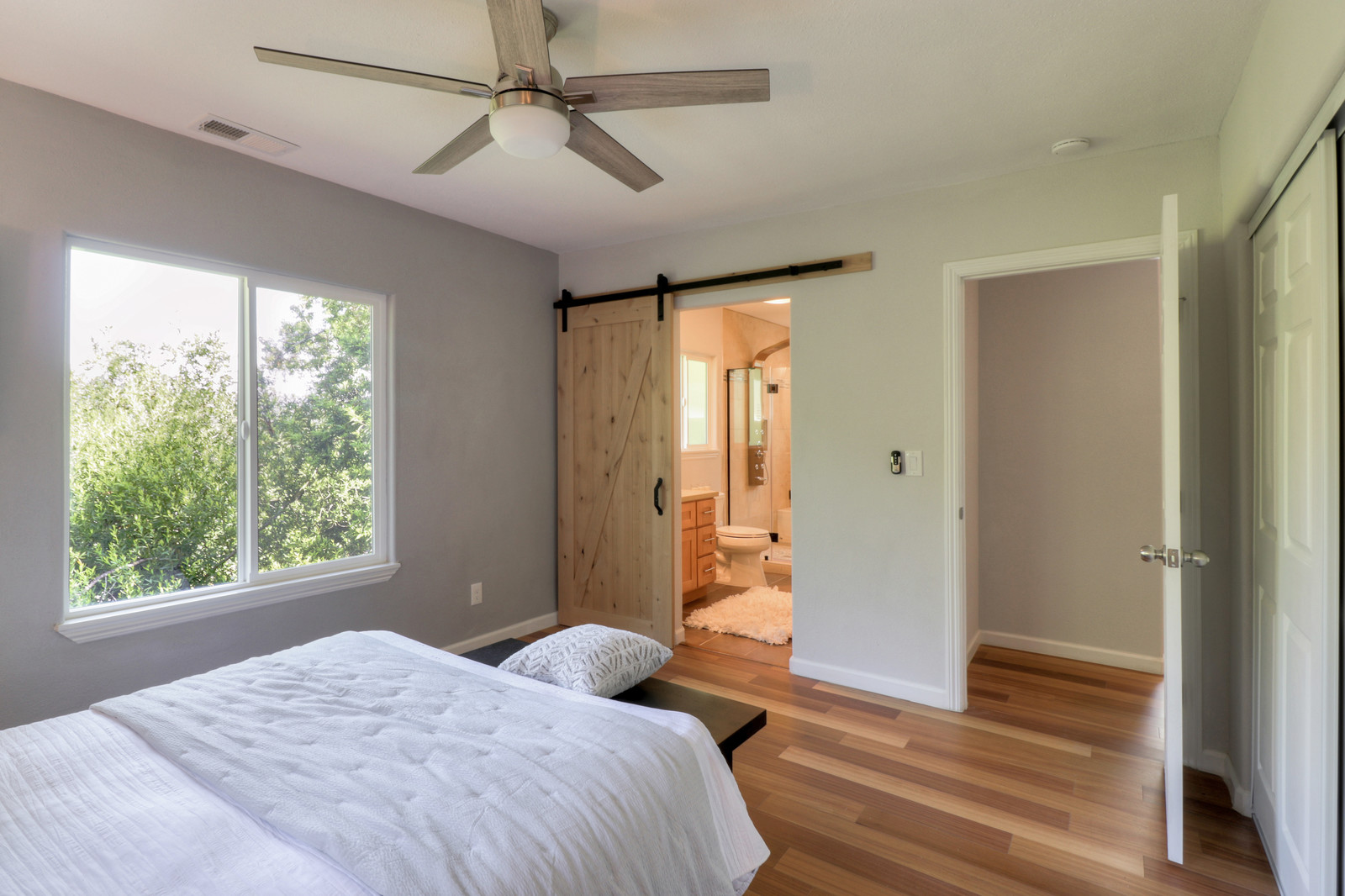 19_F8201_Floribel_Ave18_mls.jpg