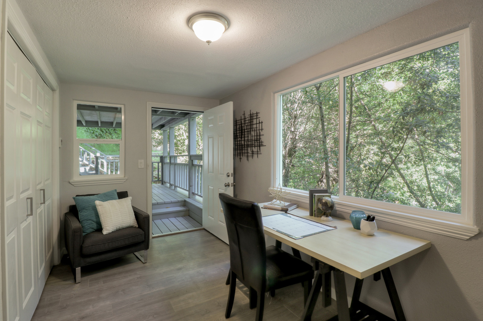 23_F8201_Floribel_Ave22_mls.jpg