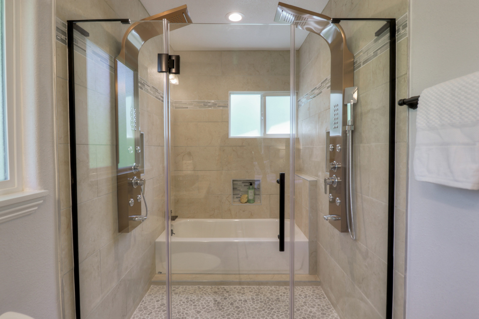 27_F8201_Floribel_Ave27_mls.jpg