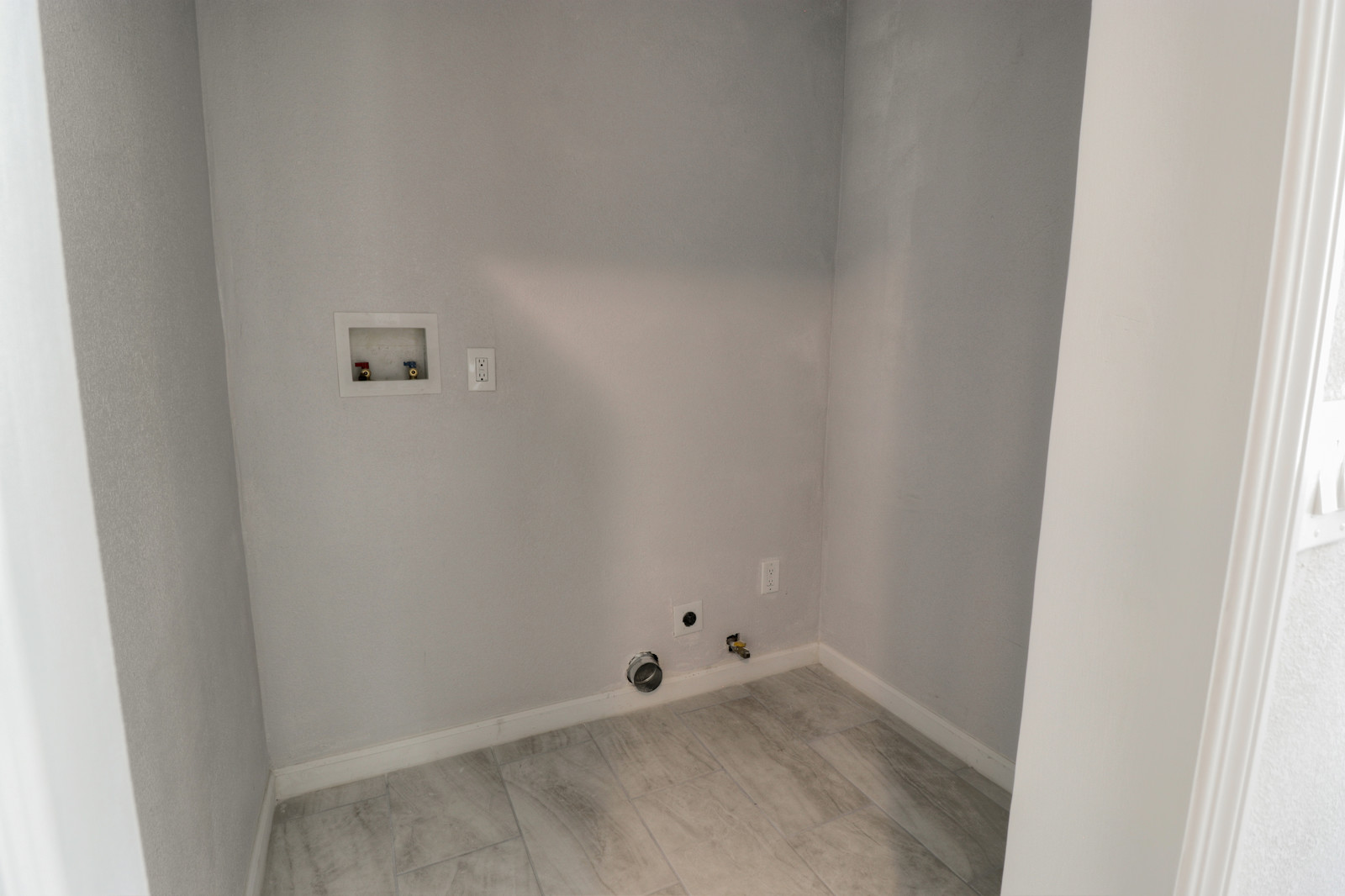 29_F8201_Floribel_Ave29_mls.jpg