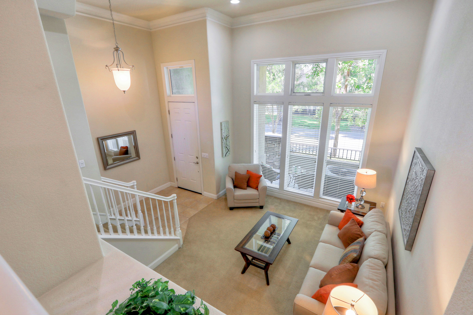 13_F81124_McKay_Drive12_mls.jpg