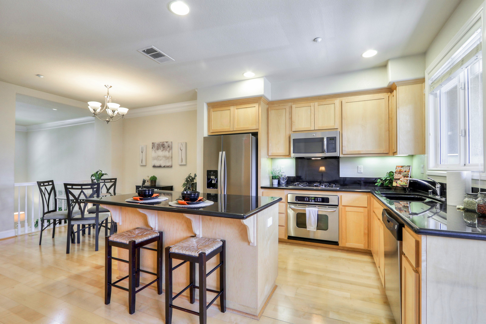 21_F81124_McKay_Drive17_mls.jpg