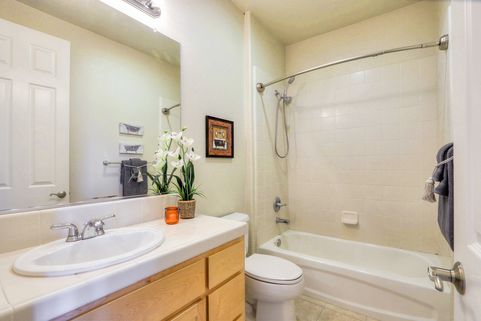 47_F81124_McKay_Drive47_mls.jpg