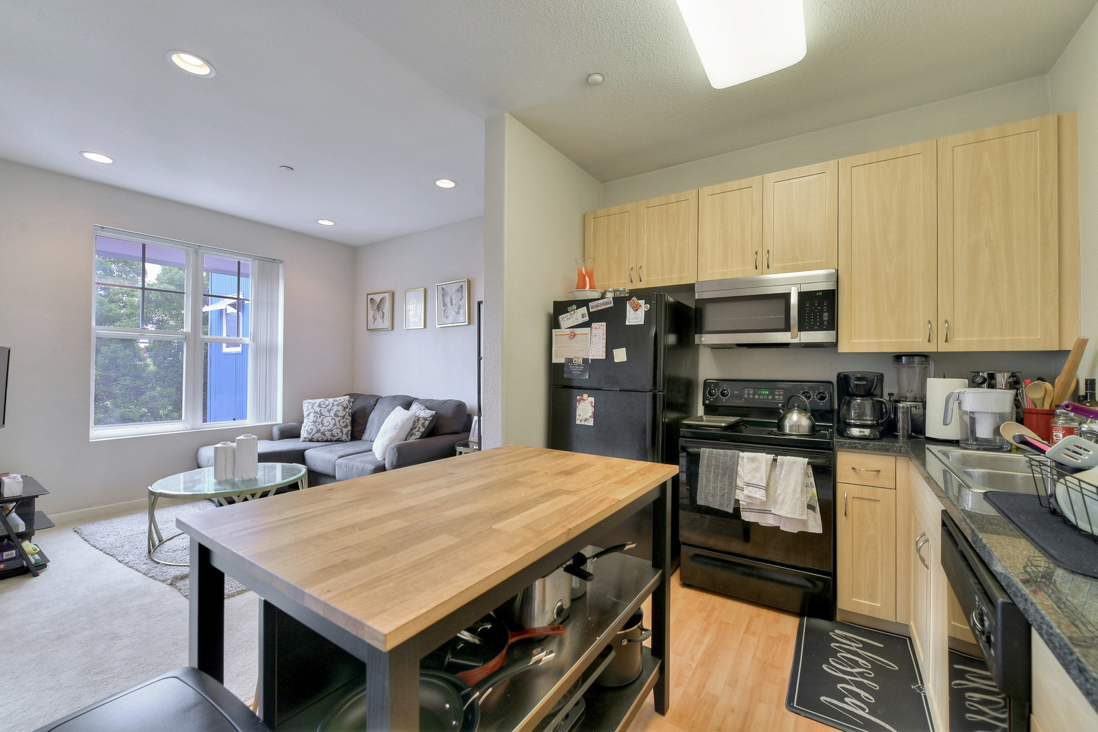 09_F81121_40th_St_440710_mls.jpg