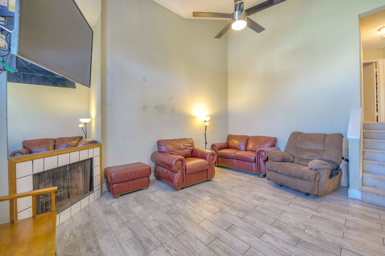 08_F8472_Coyote_Creek12_mls.jpg