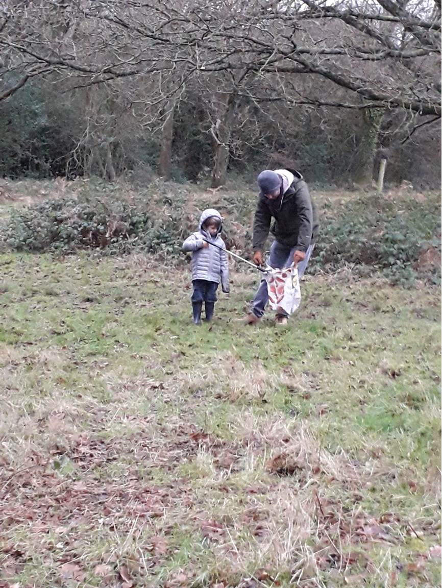 Litter picking 3.png