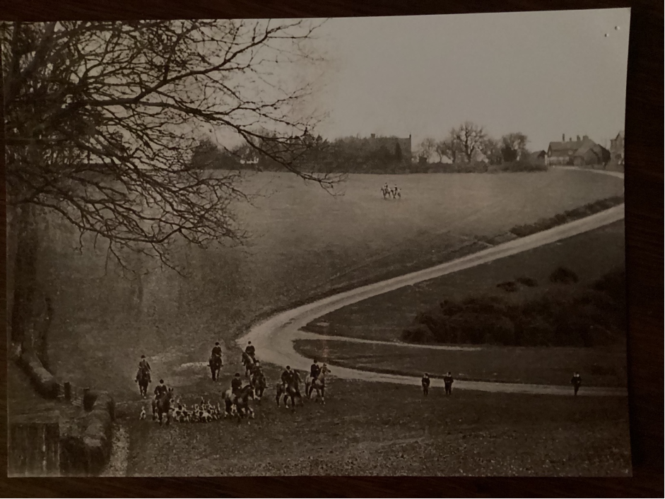 Berkhamsted Hunt on Rays Hill (1907?.png