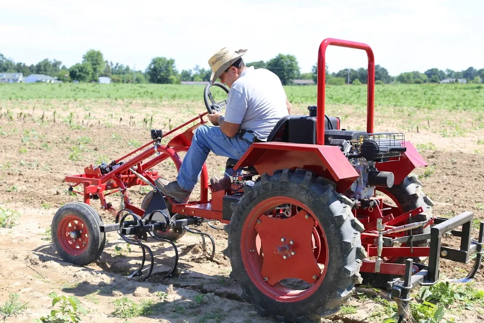 Based on the Allis Chalmers Model G, the Oggun tractor will begin manufacturing and sales in November.
