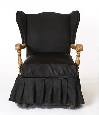 gown-chair02.jpg